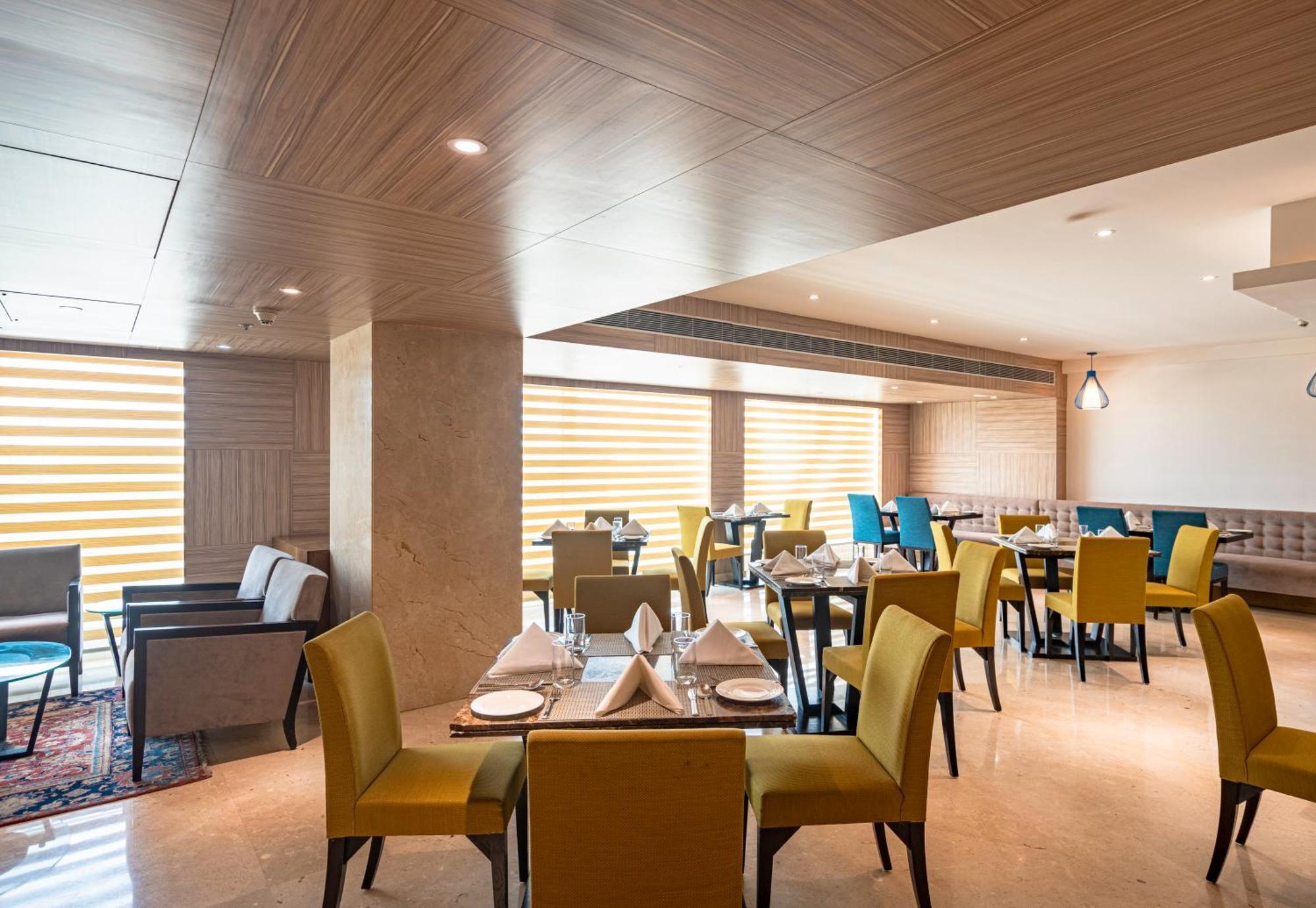 Svelte Delhi, A Member Of Radisson Individuals Hotel New Delhi Bagian luar foto