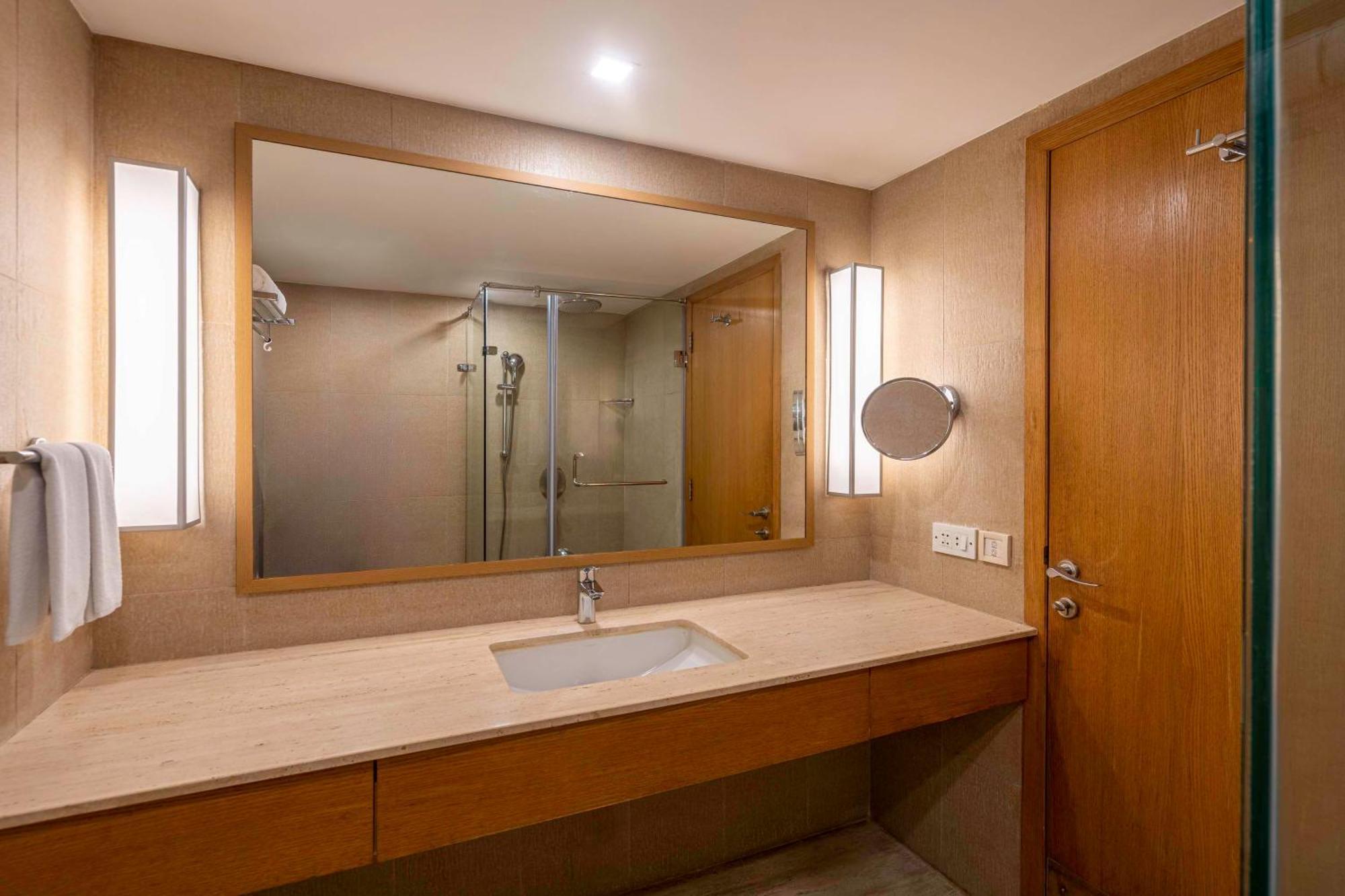Svelte Delhi, A Member Of Radisson Individuals Hotel New Delhi Bagian luar foto